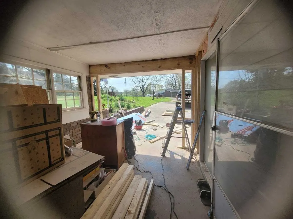 Air movers and dehumidifier for Water Mitigation Services in Grayson Valley